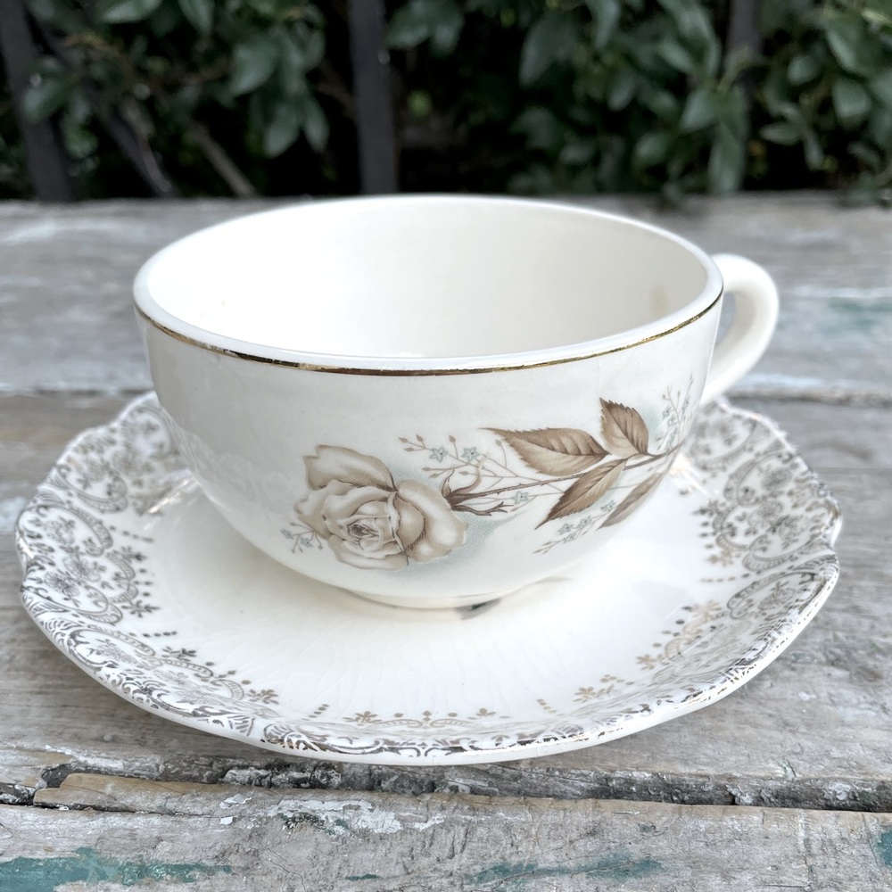 Sabin China Tea cup & Saucer 22K Gold Filagree Rose vintage